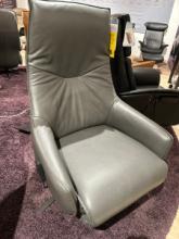 Himolla Calgary S-lounge 7162 lænestol med indbygget fodskammel
